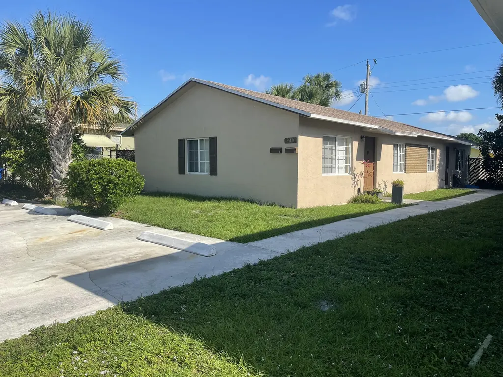 940 W 36th Street Riviera Beach FL 33404