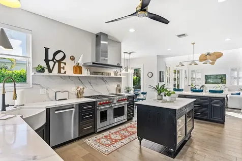 6 Nw 11th Street Delray Beach FL 33444