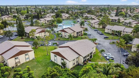328 Pine Ridge Circle Greenacres FL 33463