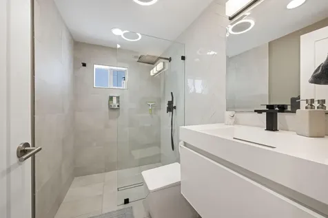 2112 NE 32nd Avenue Fort Lauderdale FL 33305