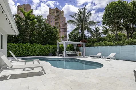 2112 NE 32nd Avenue Fort Lauderdale FL 33305