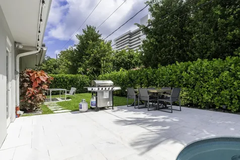 2112 NE 32nd Avenue Fort Lauderdale FL 33305