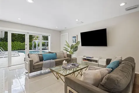 2112 NE 32nd Avenue Fort Lauderdale FL 33305