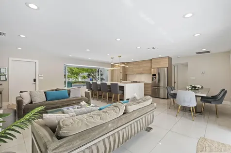 2112 NE 32nd Avenue Fort Lauderdale FL 33305