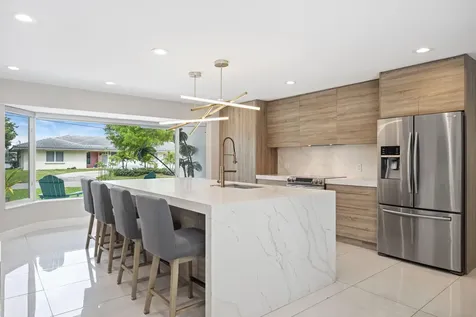 2112 NE 32nd Avenue Fort Lauderdale FL 33305