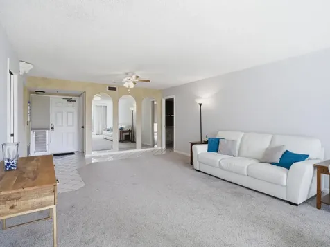 5390 Woodland Lakes Drive Palm Beach Gardens FL 33418