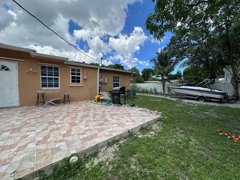 5640 Tyler Street Hollywood FL 33021