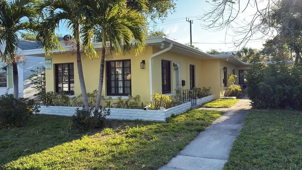 214 S Palmway Lake Worth Beach FL 33460