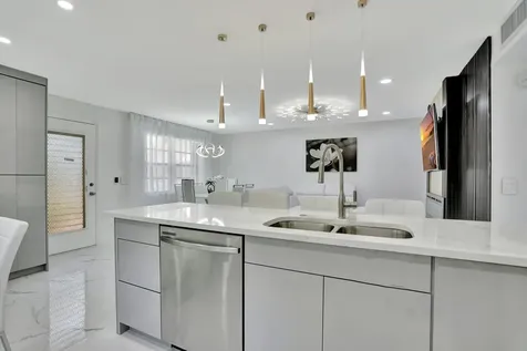 450 Normandy J Delray Beach FL 33484