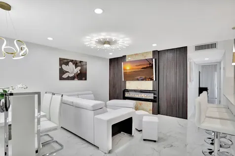 450 Normandy J Delray Beach FL 33484