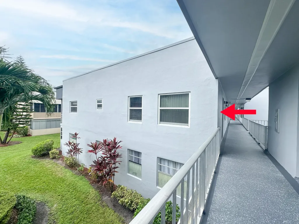 39 Burgundy A Delray Beach FL 33484