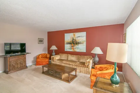 39 Burgundy A Delray Beach FL 33484