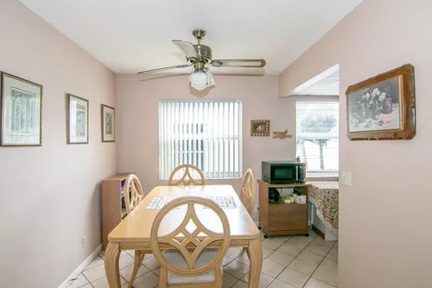 39 Burgundy A Delray Beach FL 33484