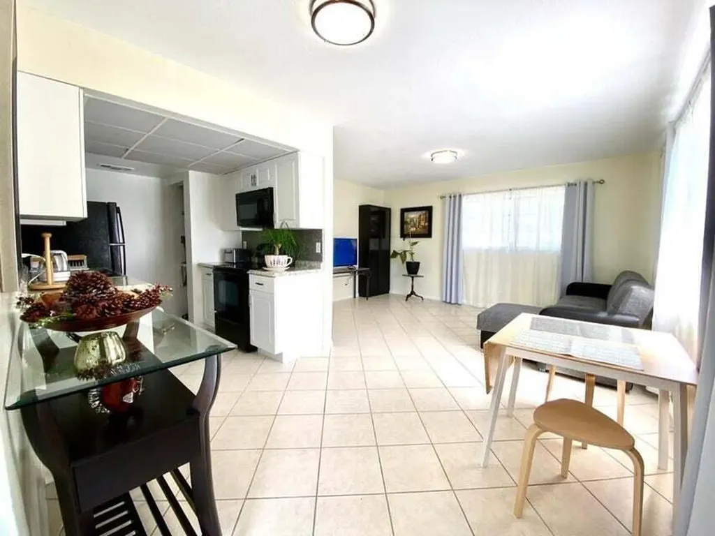 523 SE 20th Court Boynton Beach FL 33435
