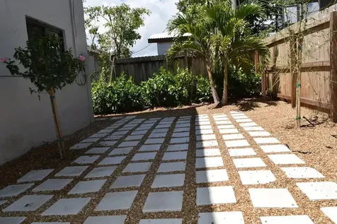 523 SE 20th Court Boynton Beach FL 33435