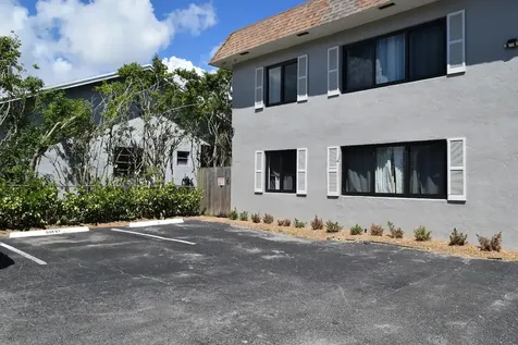 523 SE 20th Court Boynton Beach FL 33435