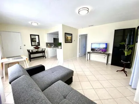 523 SE 20th Court Boynton Beach FL 33435