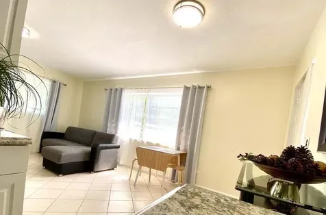 523 SE 20th Court Boynton Beach FL 33435