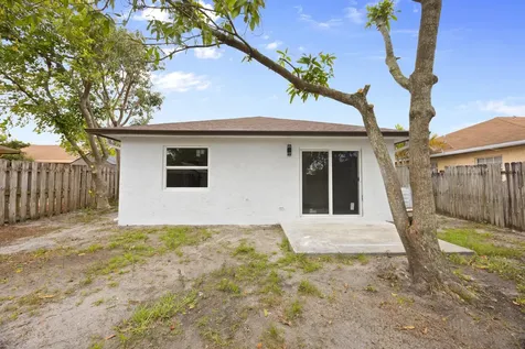 5664 Boynton Crescent Boynton Beach FL 33437