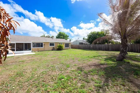 2142 Se Watercrest Street Port Saint Lucie FL 34984