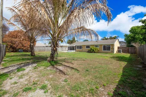 2142 Se Watercrest Street Port Saint Lucie FL 34984