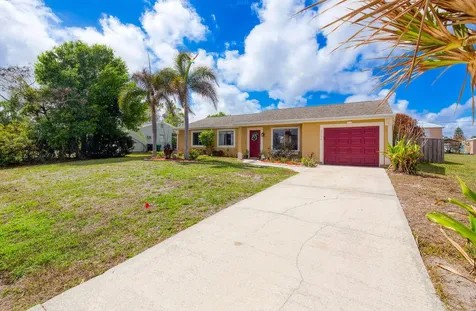 2142 Se Watercrest Street Port Saint Lucie FL 34984