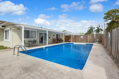 1641 Se Clearmont Street Port Saint Lucie FL 34983