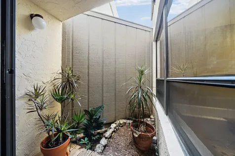 1605 S Us Highway 1 Jupiter FL 33477