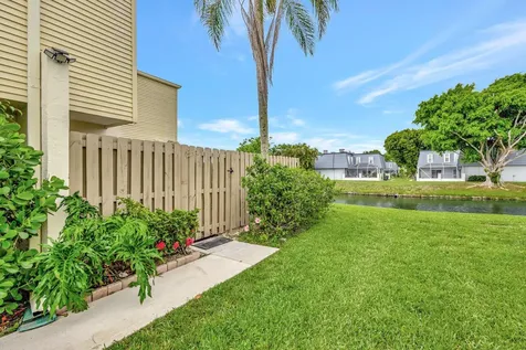 1586 Shaker Circle Wellington FL 33414