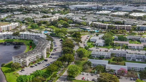 297 Farnham M Deerfield Beach FL 33442