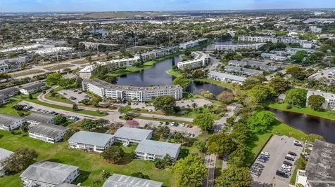297 Farnham M Deerfield Beach FL 33442
