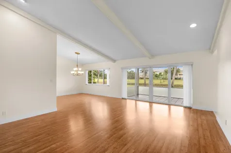6230 Petaluma Drive Boca Raton FL 33433
