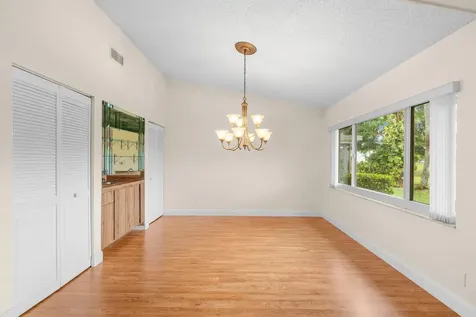 6230 Petaluma Drive Boca Raton FL 33433