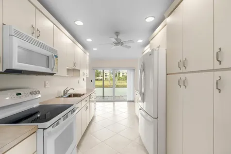 6230 Petaluma Drive Boca Raton FL 33433