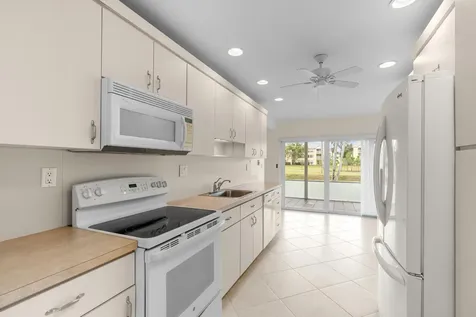 6230 Petaluma Drive Boca Raton FL 33433