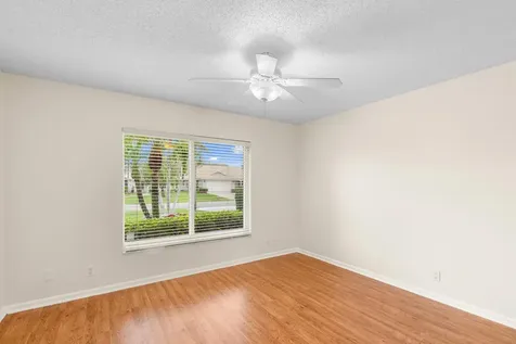 6230 Petaluma Drive Boca Raton FL 33433
