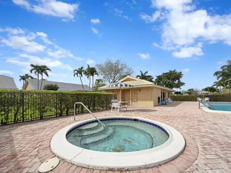 6230 Petaluma Drive Boca Raton FL 33433