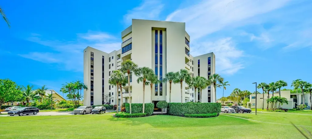 6372 La Costa Drive Boca Raton FL 33433
