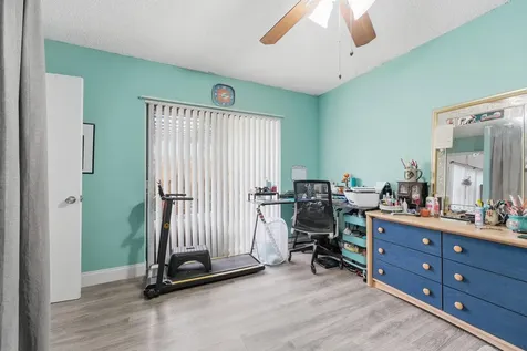 933 9th Lane Greenacres FL 33463