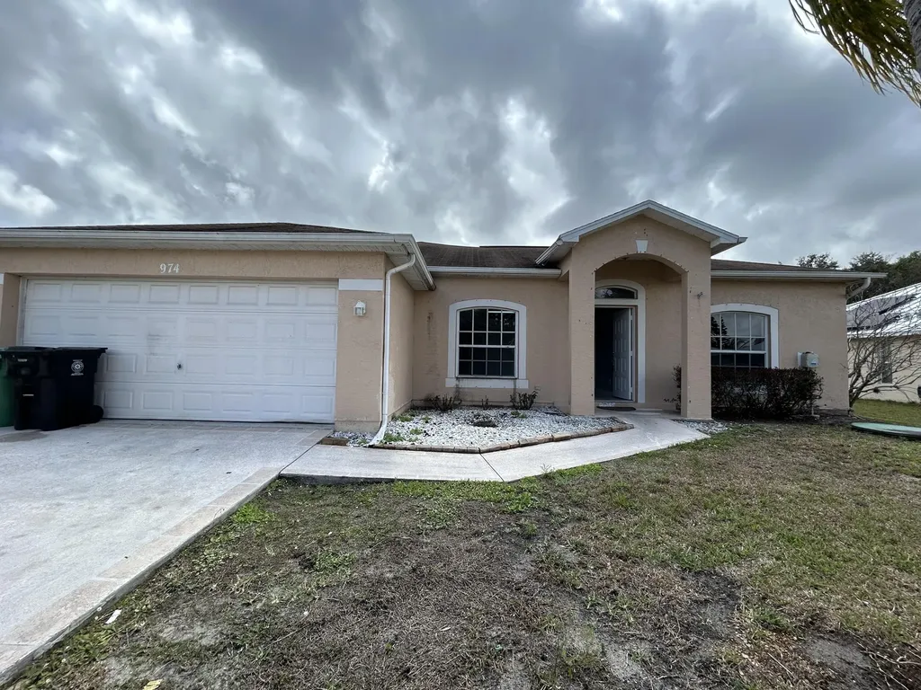 974 SE Albatross Avenue Port Saint Lucie FL 34983