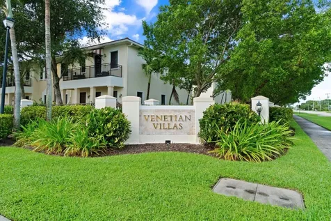 2501 Venetian Court Boynton Beach FL 33426