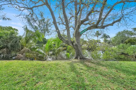 64 Ne 7th Court Deerfield Beach FL 33441