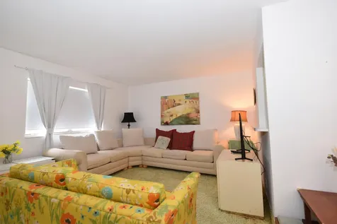 715 Saxony O Delray Beach FL 33446