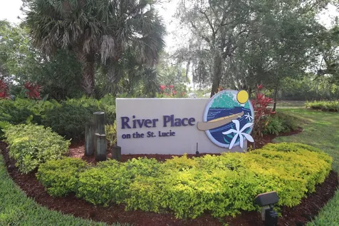 656 Ne Waters Edge Lane Port Saint Lucie FL 34983