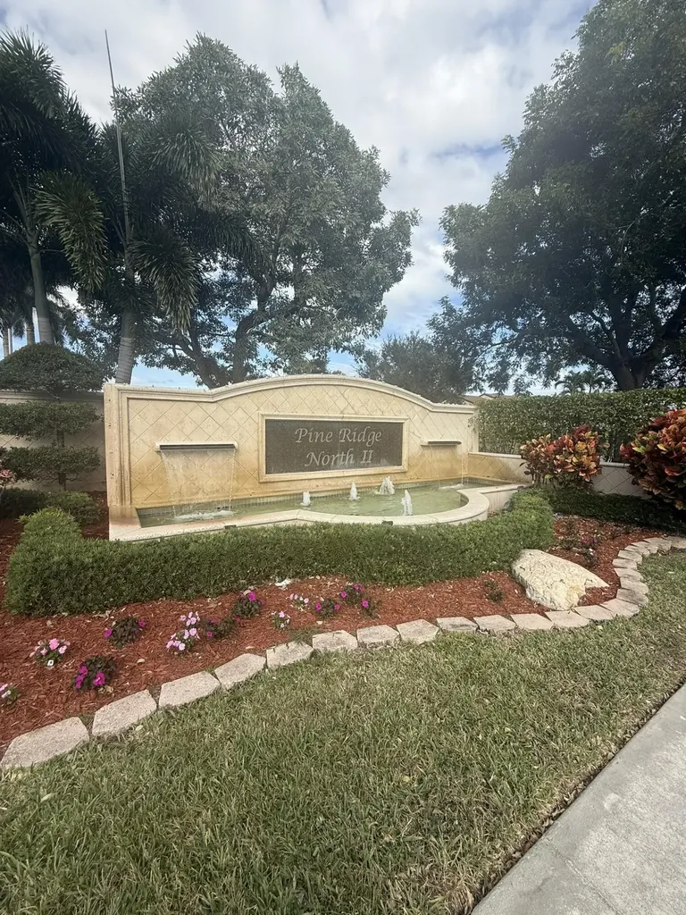 617 Sea Pine Way Greenacres FL 33415