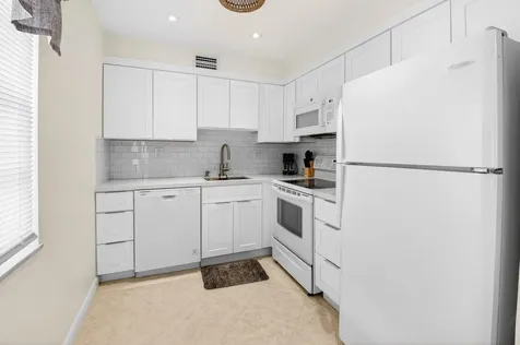 173 Flanders D Delray Beach FL 33484
