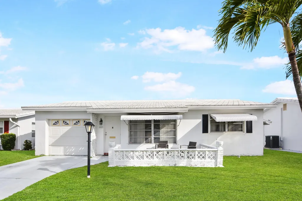 1005 Siesta Avenue Boynton Beach FL 33426