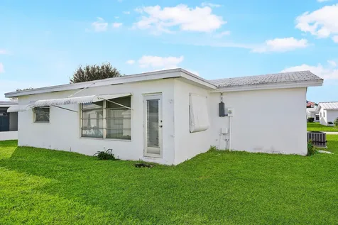1005 Siesta Avenue Boynton Beach FL 33426