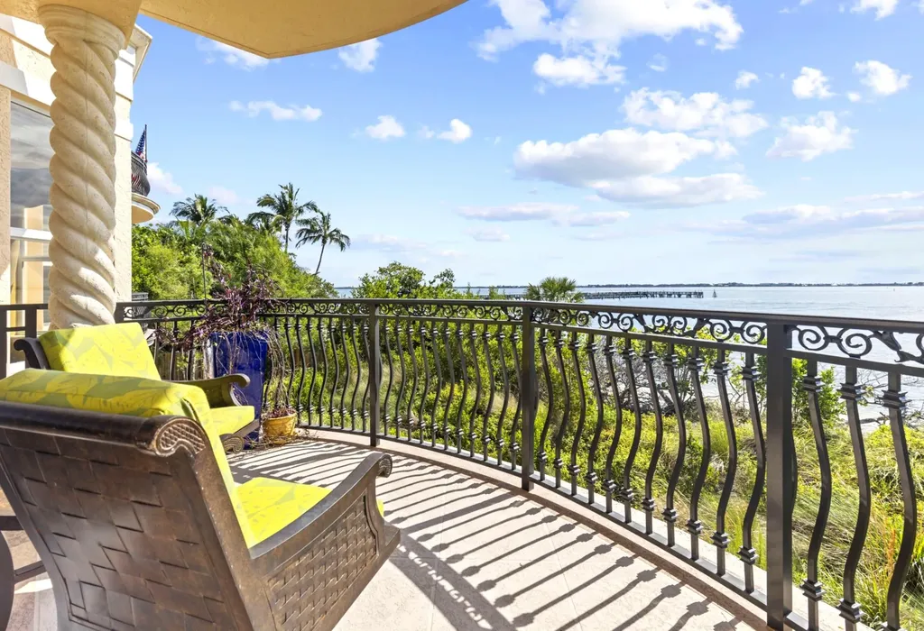 1533 Ne Outrigger Landings Drive Jensen Beach FL 34957