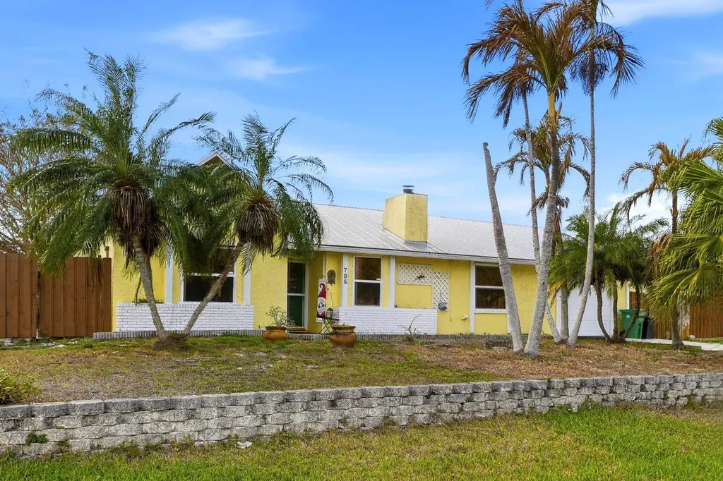 798 Sw Carmelite Street Port Saint Lucie FL 34983